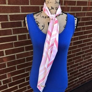 ⚜️ Classic Scarf To Prep Up Your Days